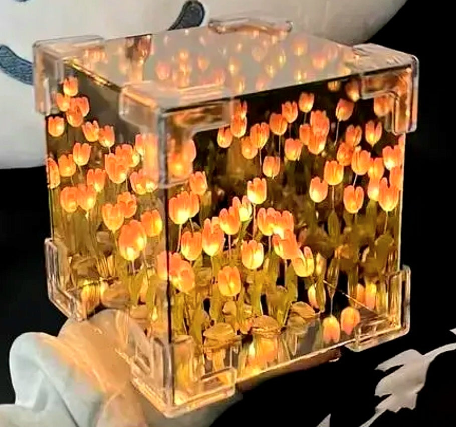 [Aangandécor] Tulip mirror lamp